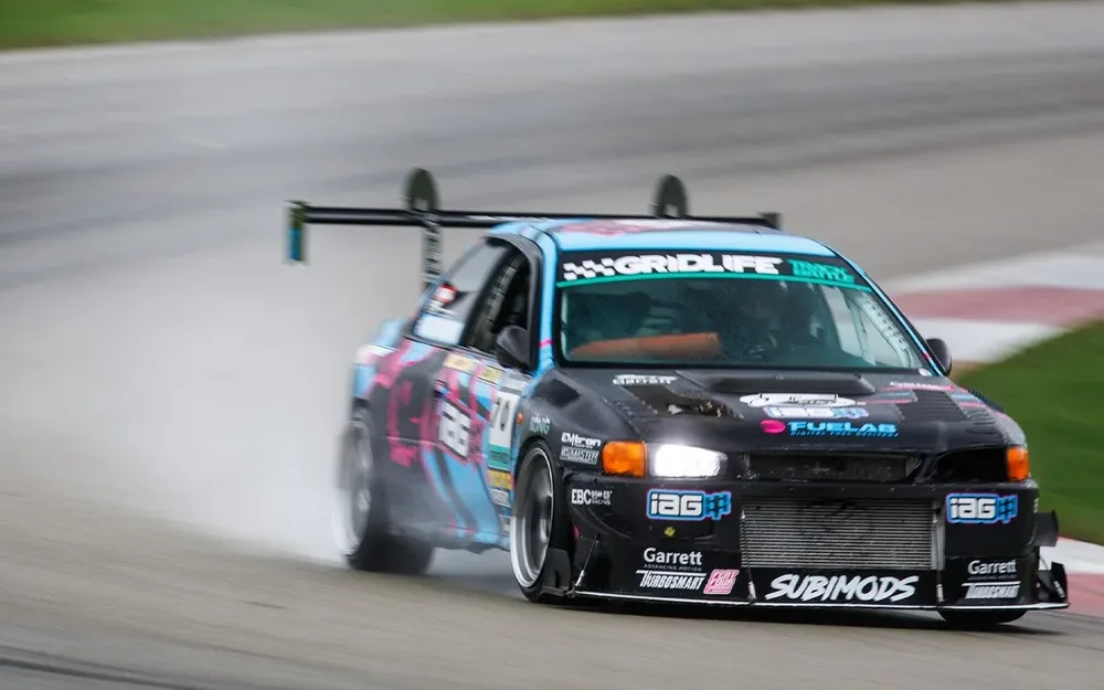 Boogeyman #70 racing in wet conditions at GRIDLIFE